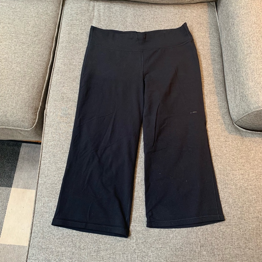 GUC size 12 lululemon wide leg crop reversible